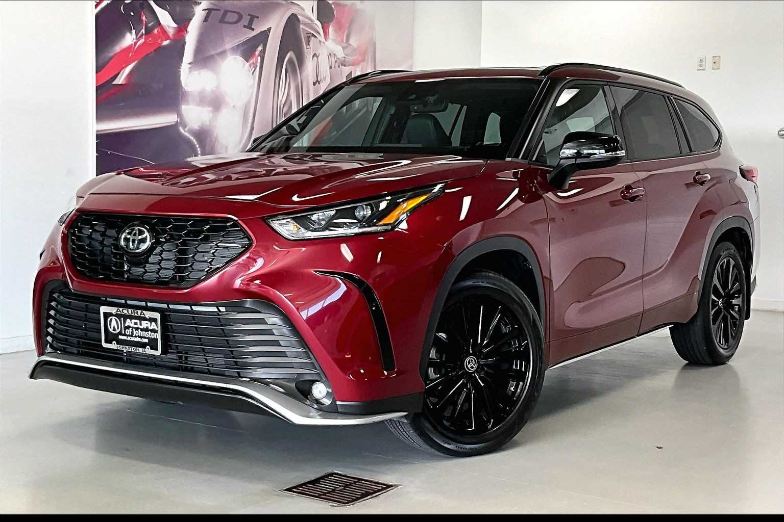 Thumbnail: 2023 Toyota Highlander - 1
