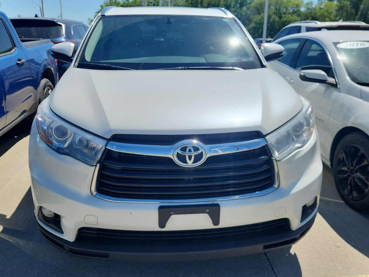 Thumbnail: 2016 Toyota Highlander - 2