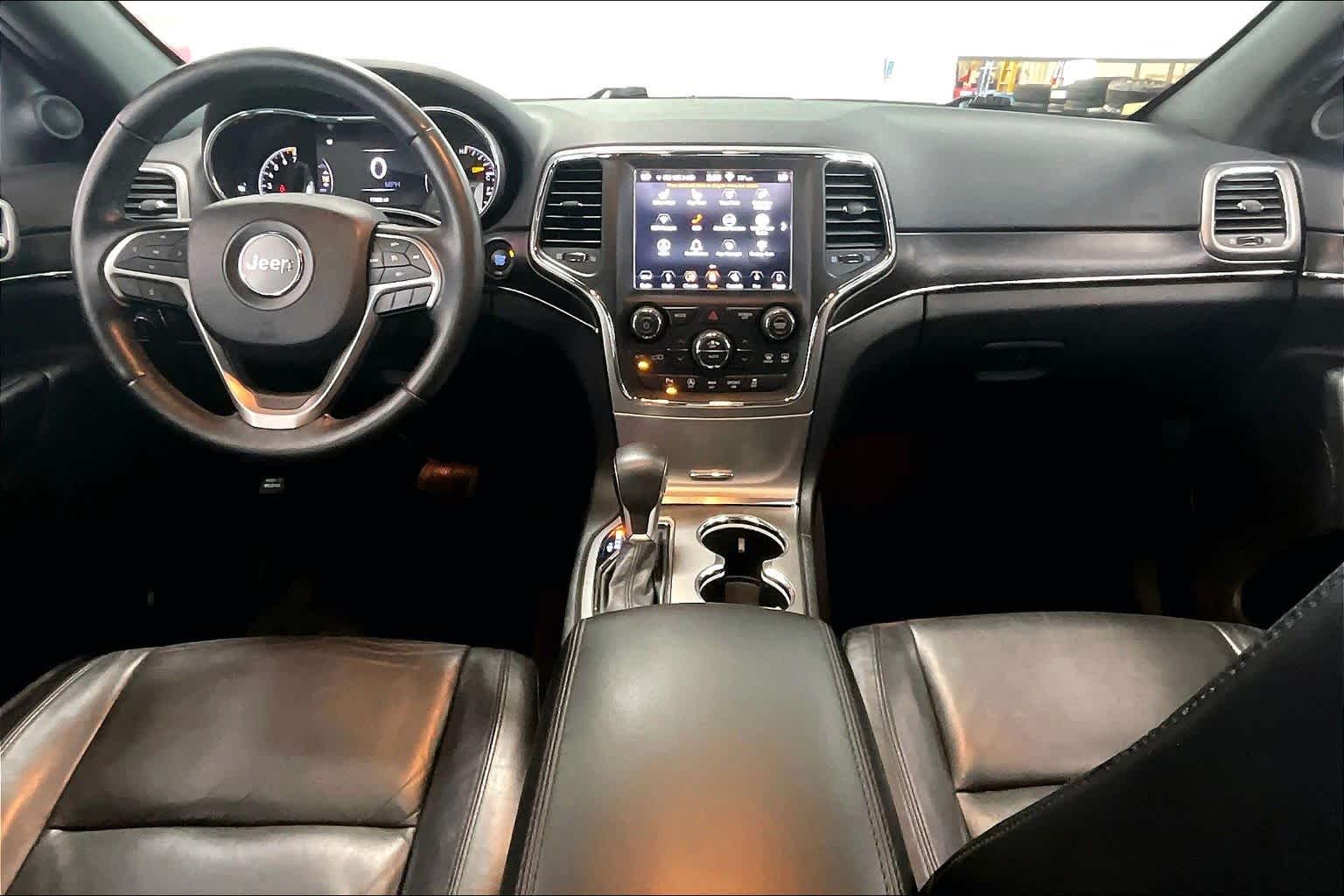 Thumbnail: 2018 Jeep Grand Cherokee - 8