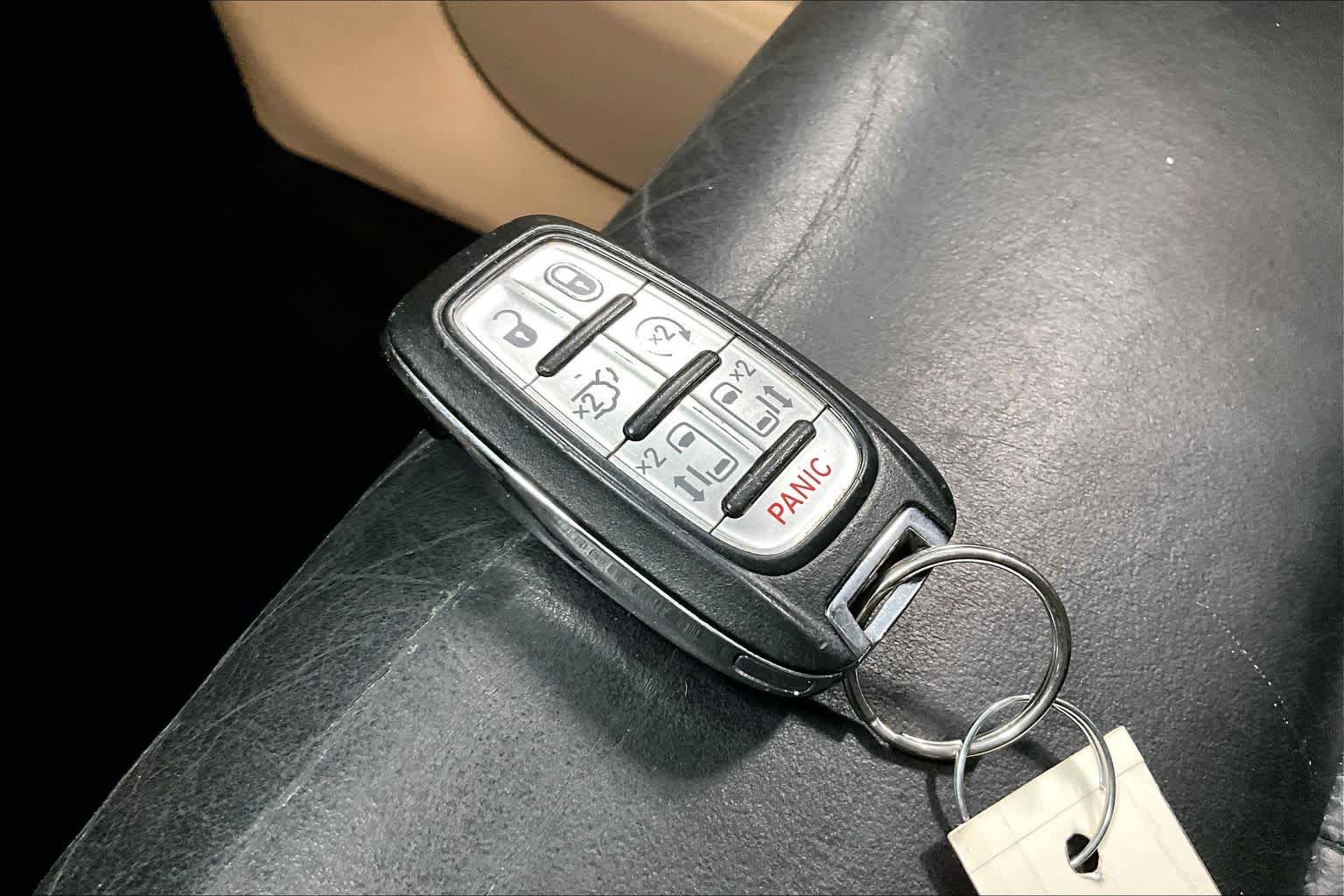 Thumbnail: 2017 Chrysler Pacifica - 17