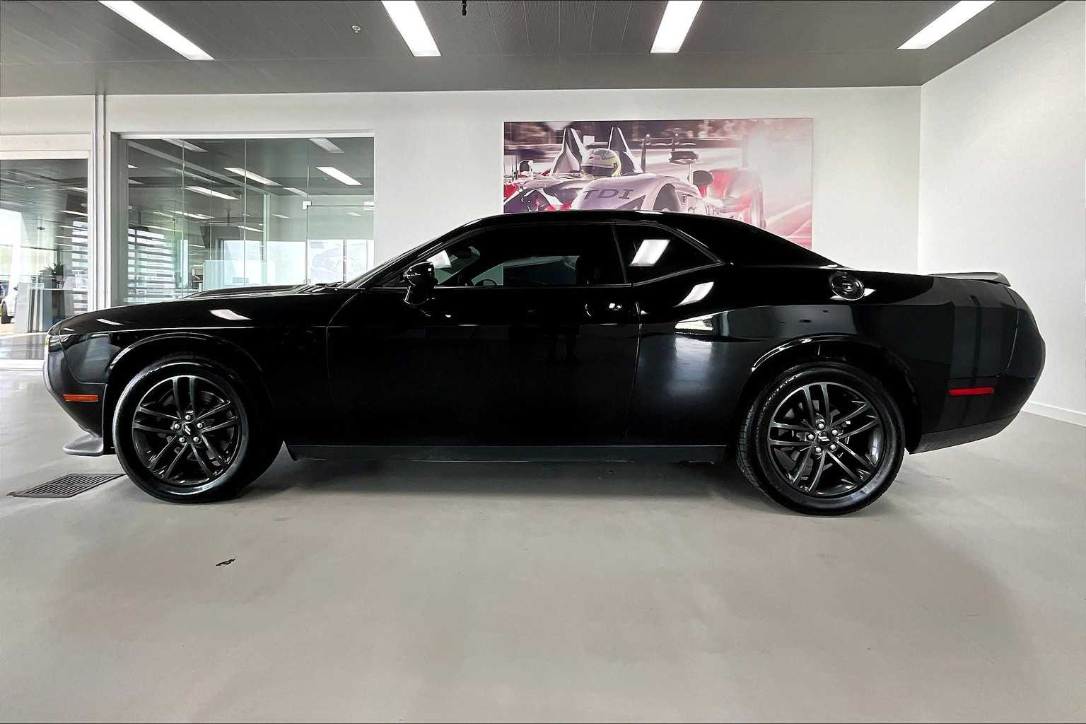 Thumbnail: 2019 Dodge Challenger - 3
