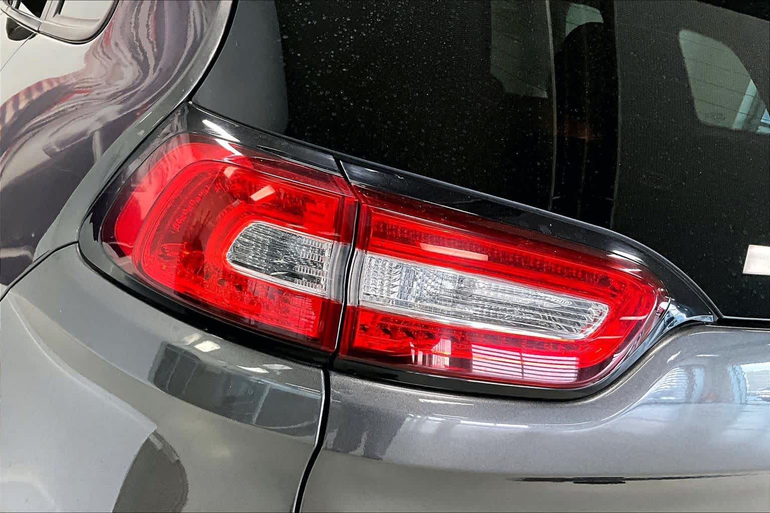 Thumbnail: 2014 Jeep Cherokee - 30