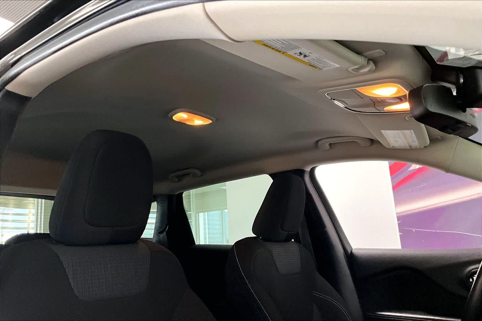 Thumbnail: 2016 Jeep Cherokee - 27