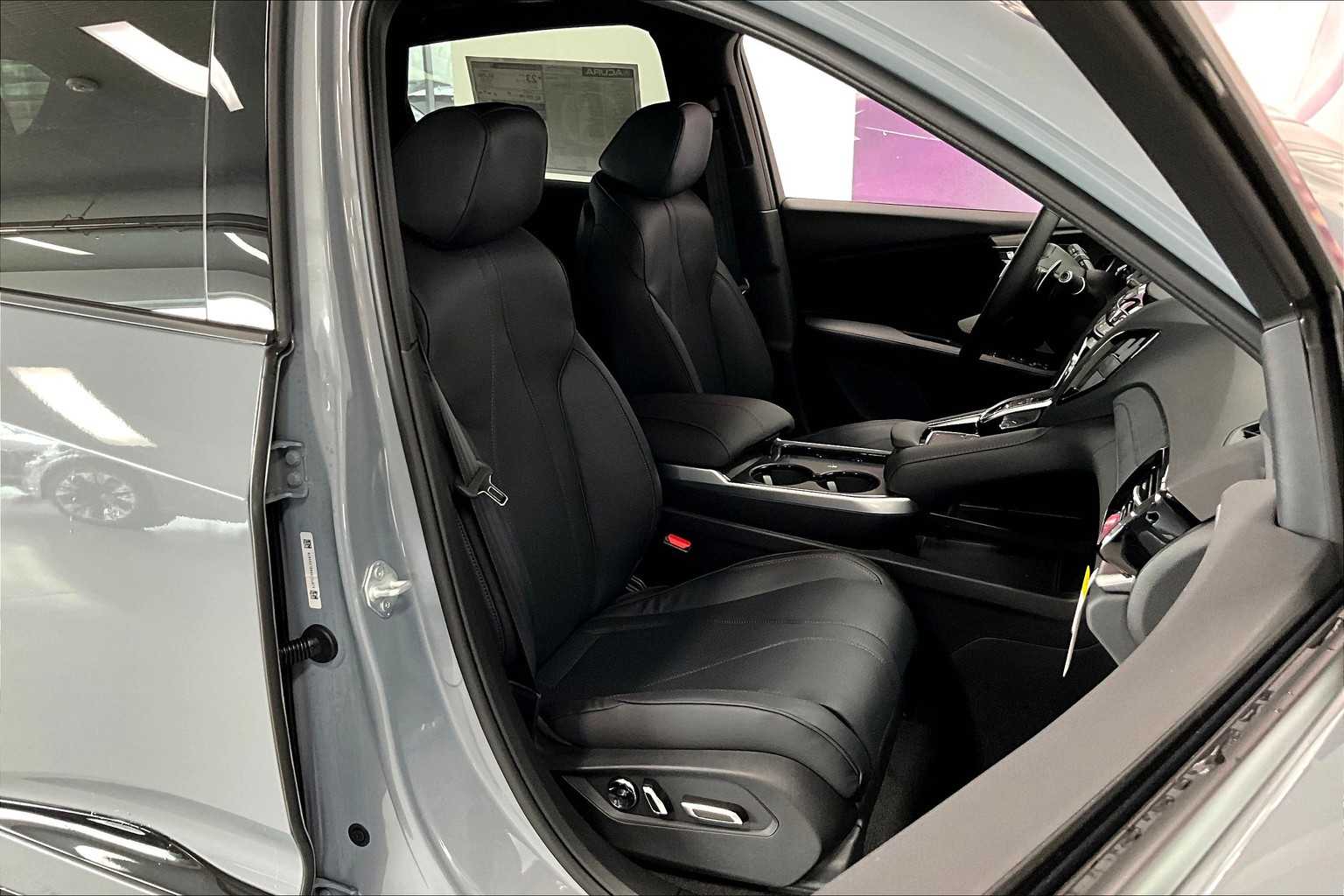 Thumbnail: 2025 Acura RDX - 14