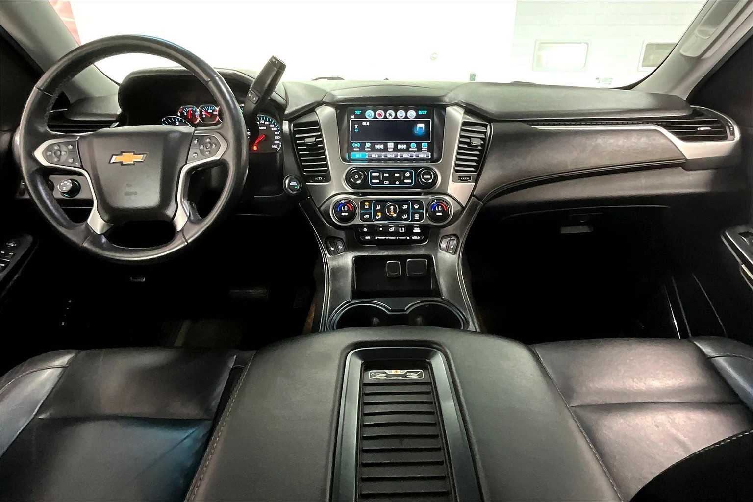 Thumbnail: 2016 Chevrolet Suburban - 9