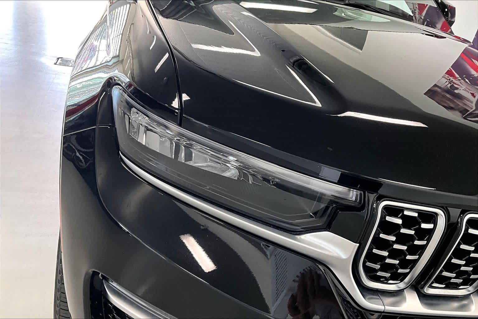Thumbnail: 2022 Jeep Grand Cherokee - 28