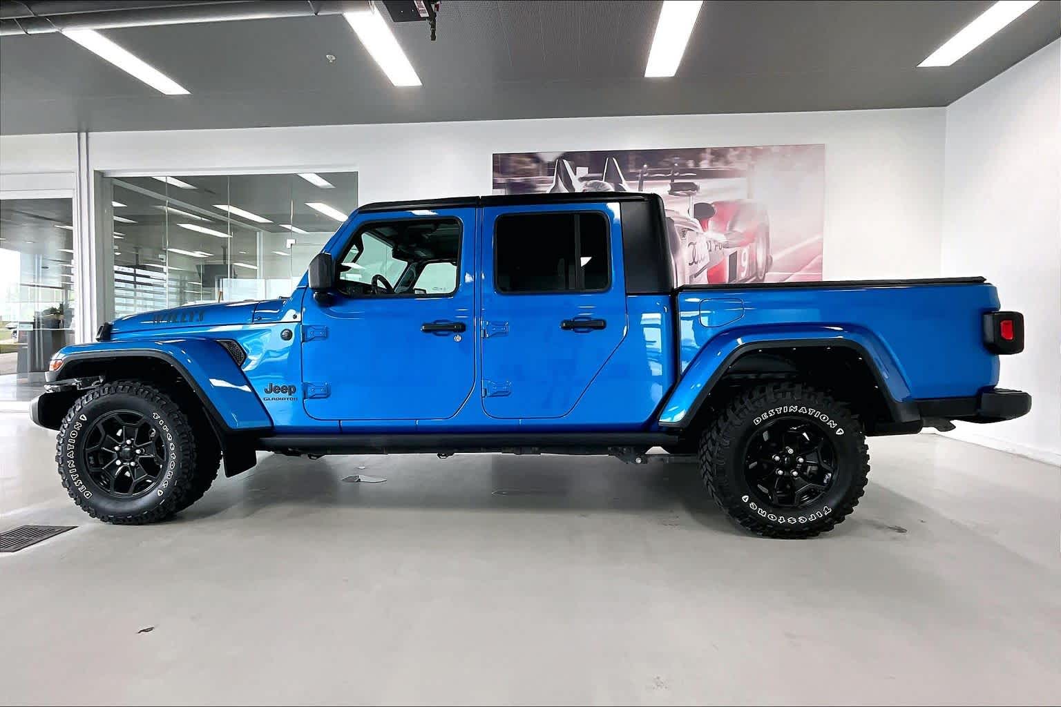 Thumbnail: 2021 Jeep Gladiator - 3