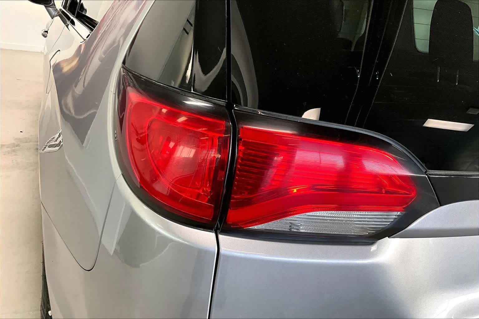 Thumbnail: 2017 Chrysler Pacifica - 29