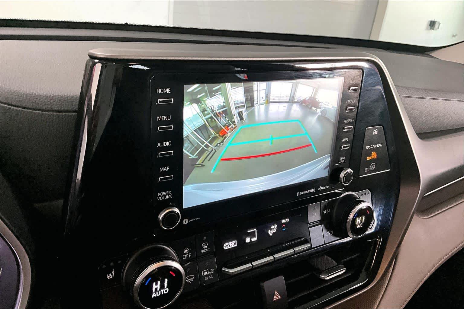 Thumbnail: 2022 Toyota Highlander - 24