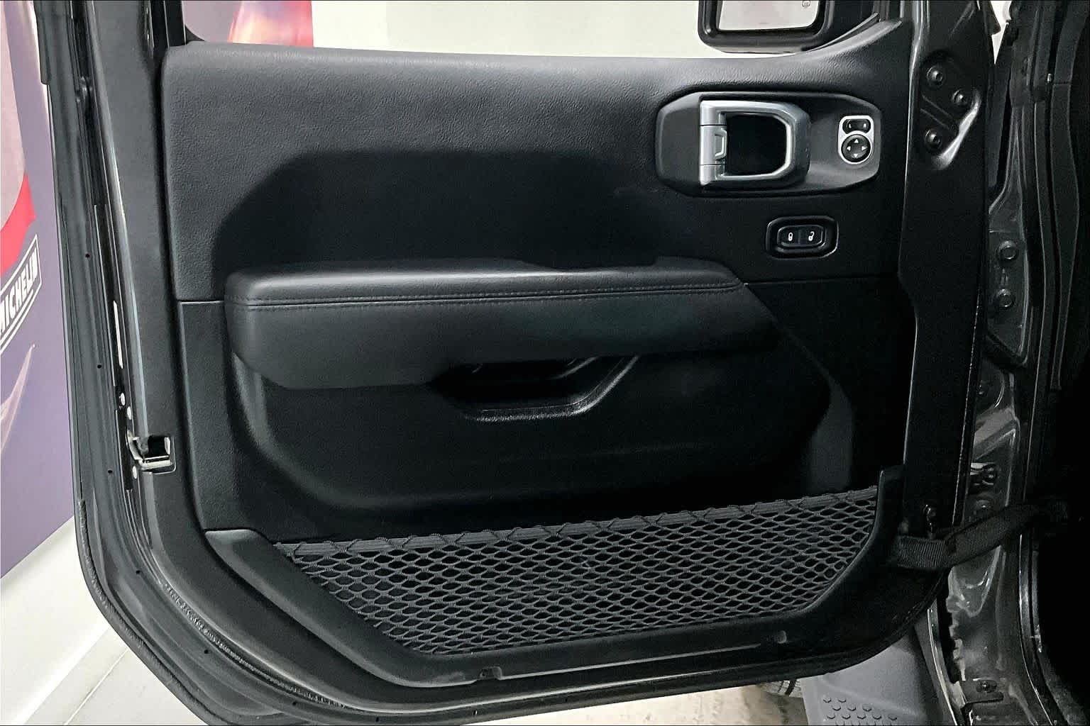 Thumbnail: 2020 Jeep Wrangler - 25