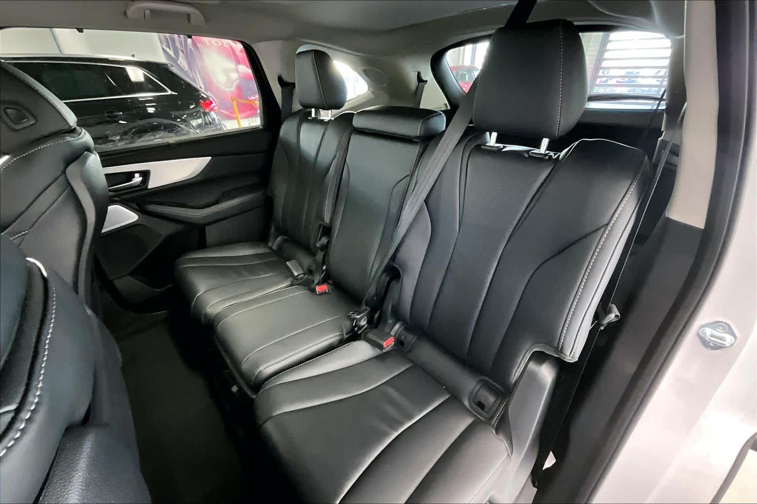 Thumbnail: 2026 Acura MDX - 13