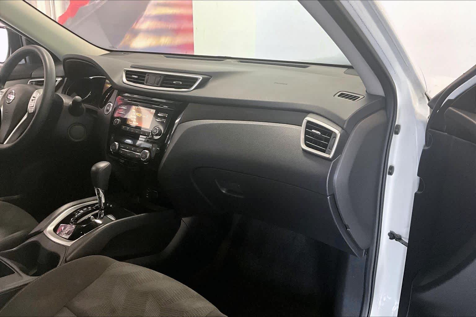 Thumbnail: 2016 Nissan Rogue - 21