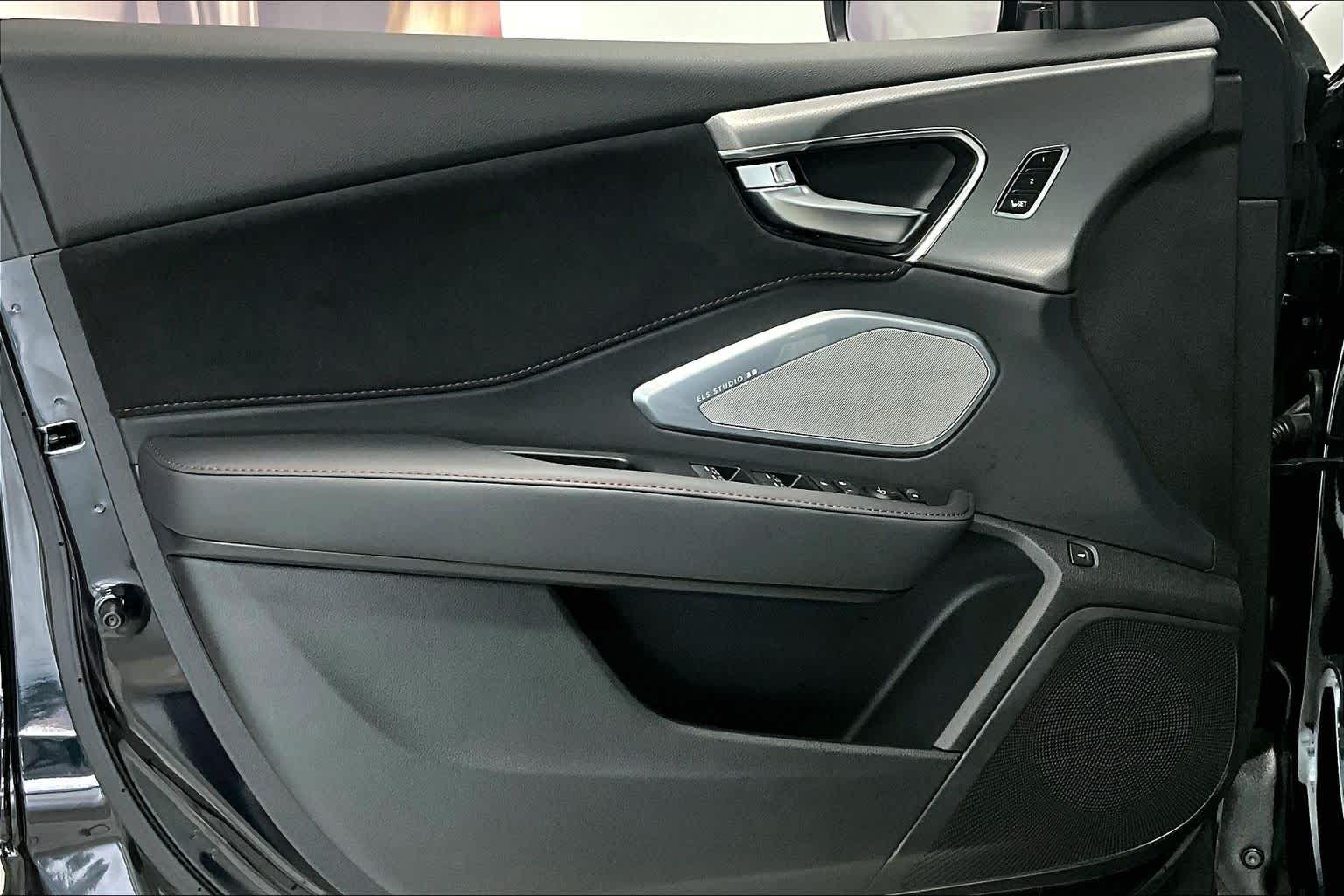 Thumbnail: 2025 Acura RDX - 25