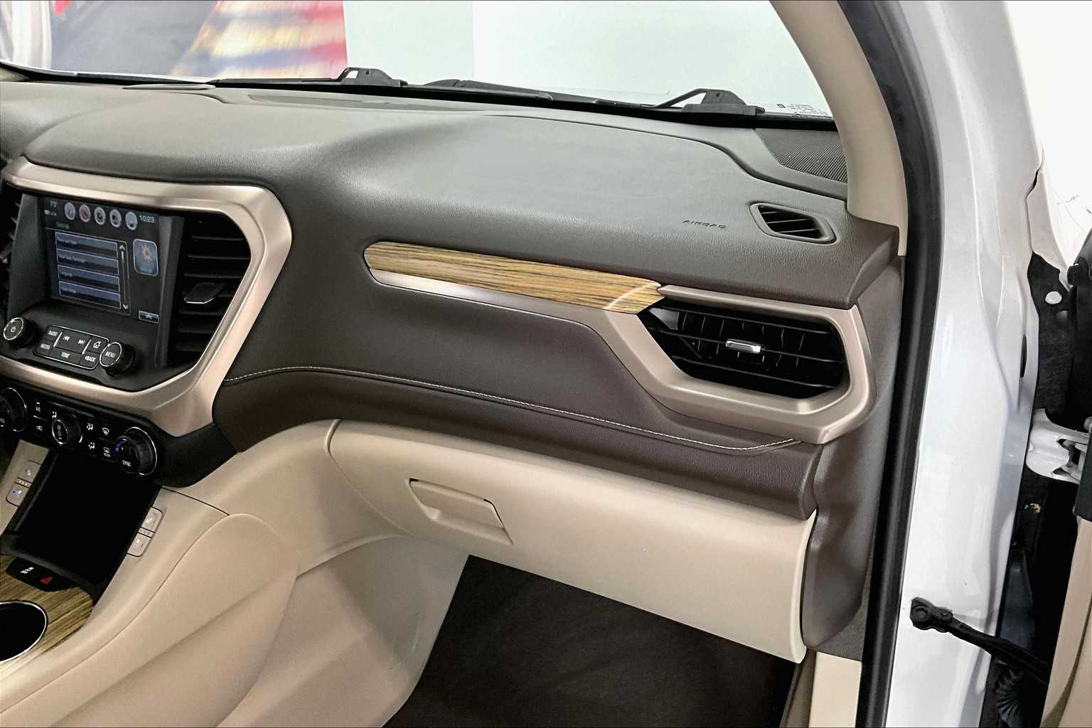 Thumbnail: 2018 GMC Acadia - 18