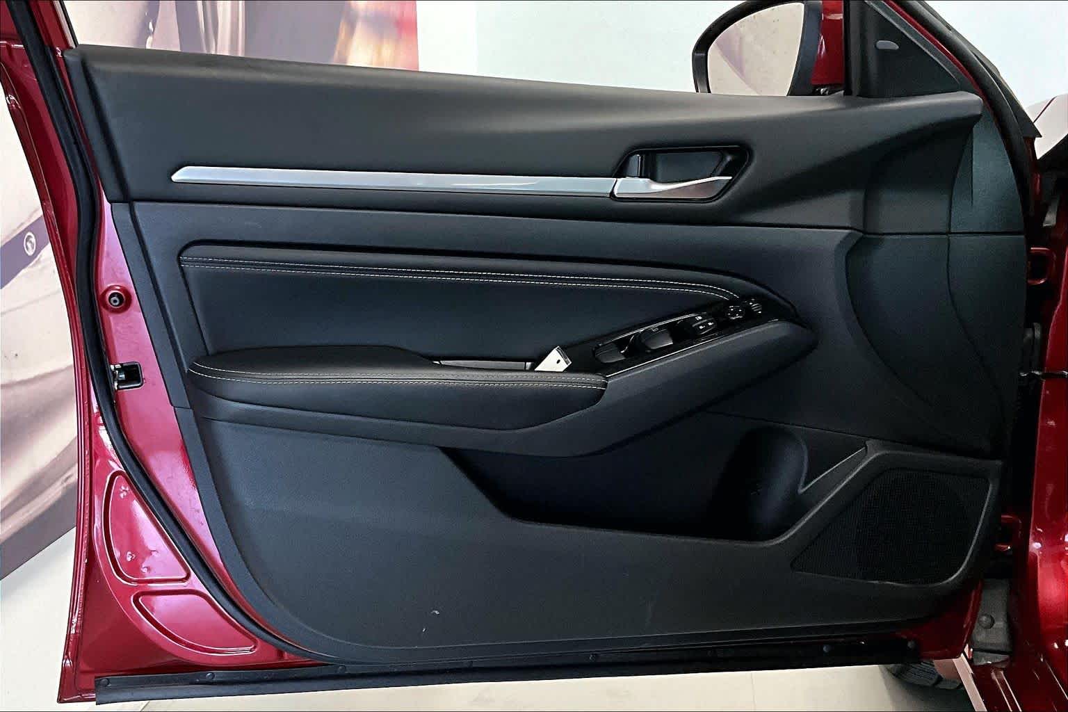 Thumbnail: 2023 Nissan Altima - 23