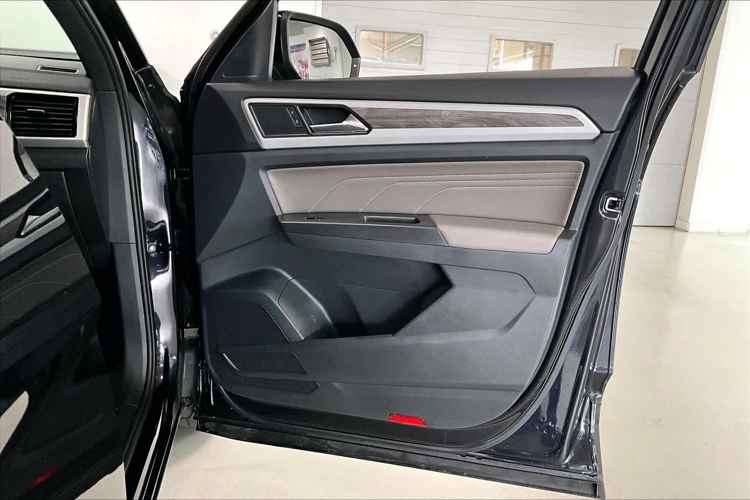 Thumbnail: 2023 Volkswagen Atlas - 25