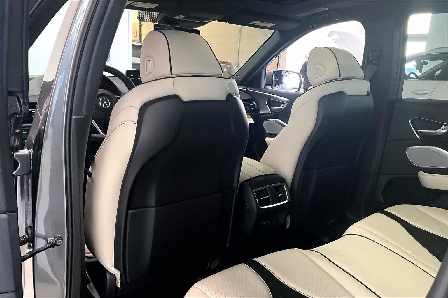 Thumbnail: 2026 Acura RDX - 12