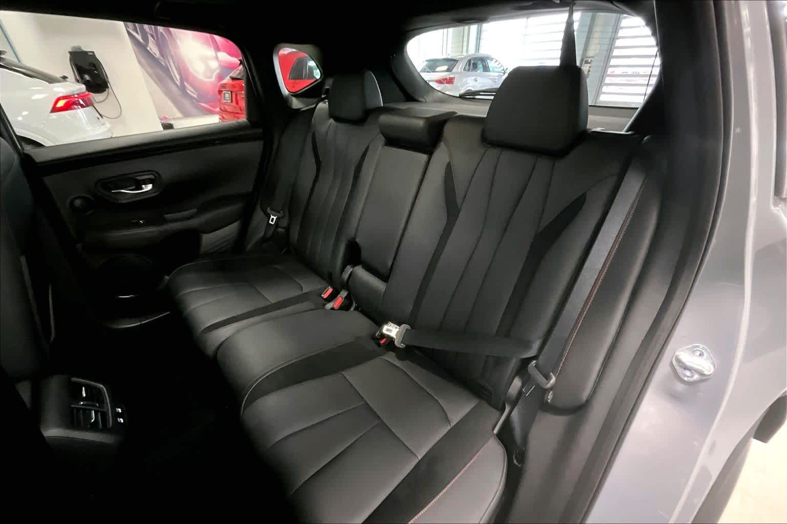 Thumbnail: 2025 Acura ADX - 25