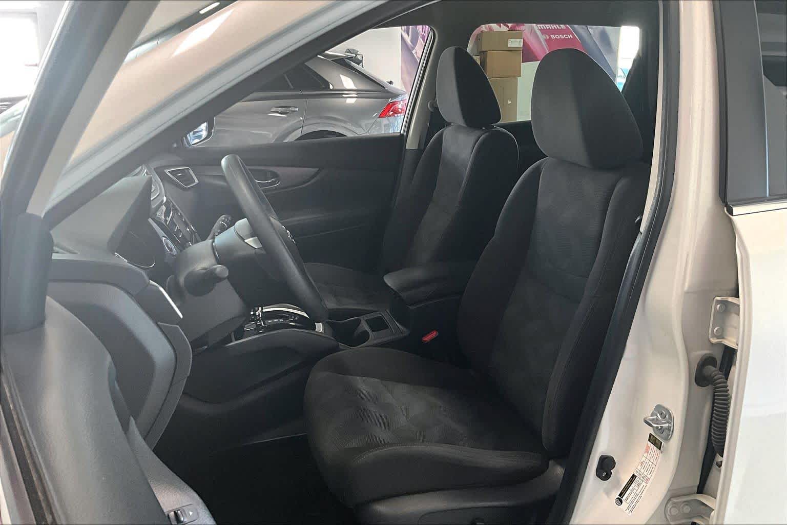 Thumbnail: 2016 Nissan Rogue - 10