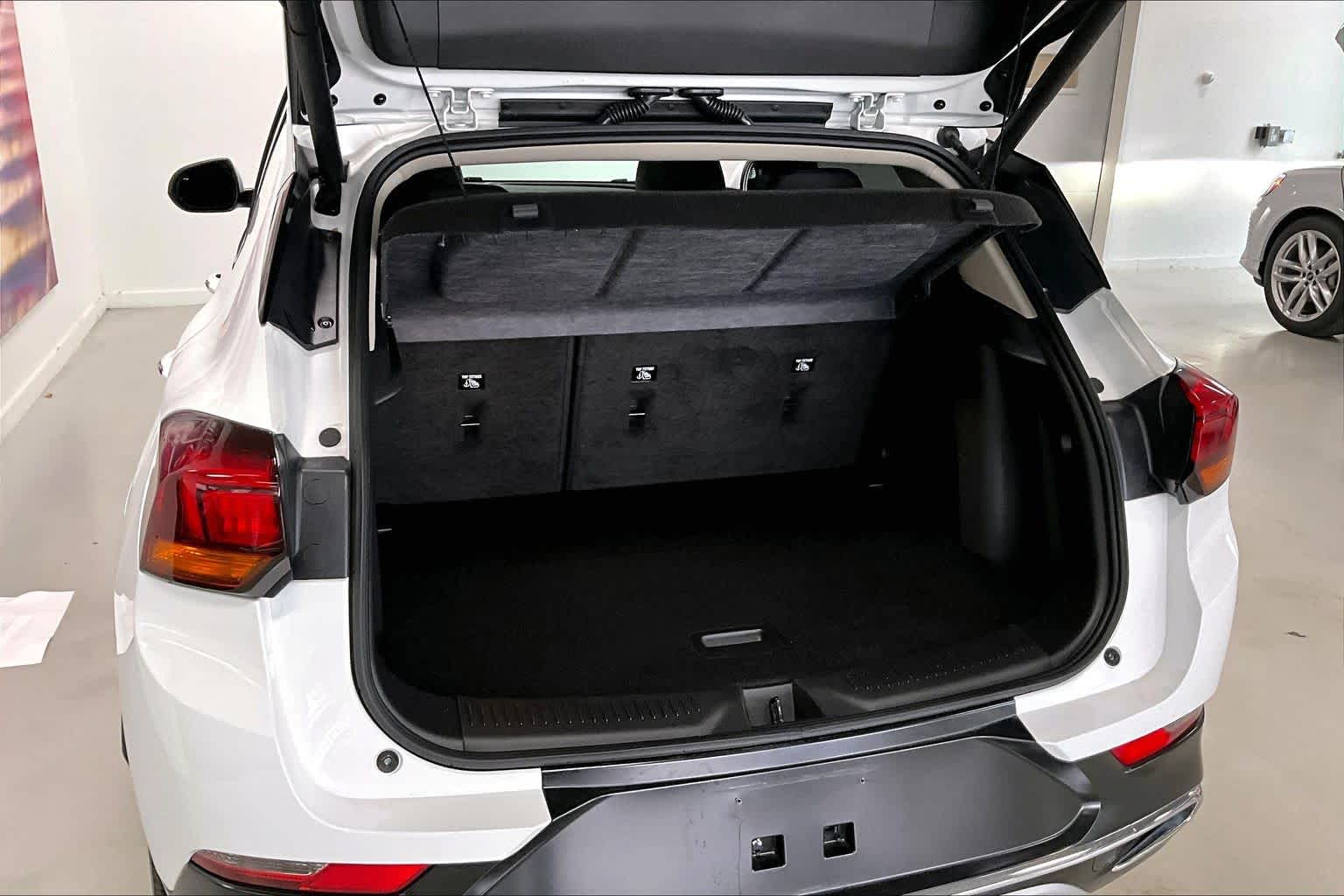 Thumbnail: 2022 Buick Encore GX - 17