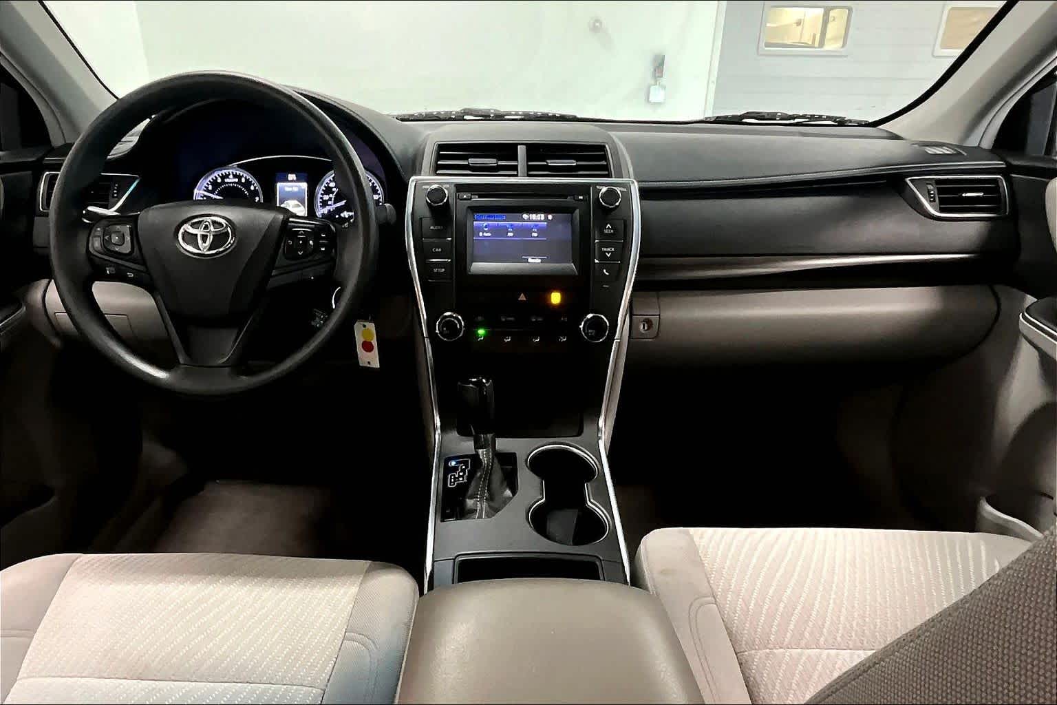 Thumbnail: 2017 Toyota Camry - 8