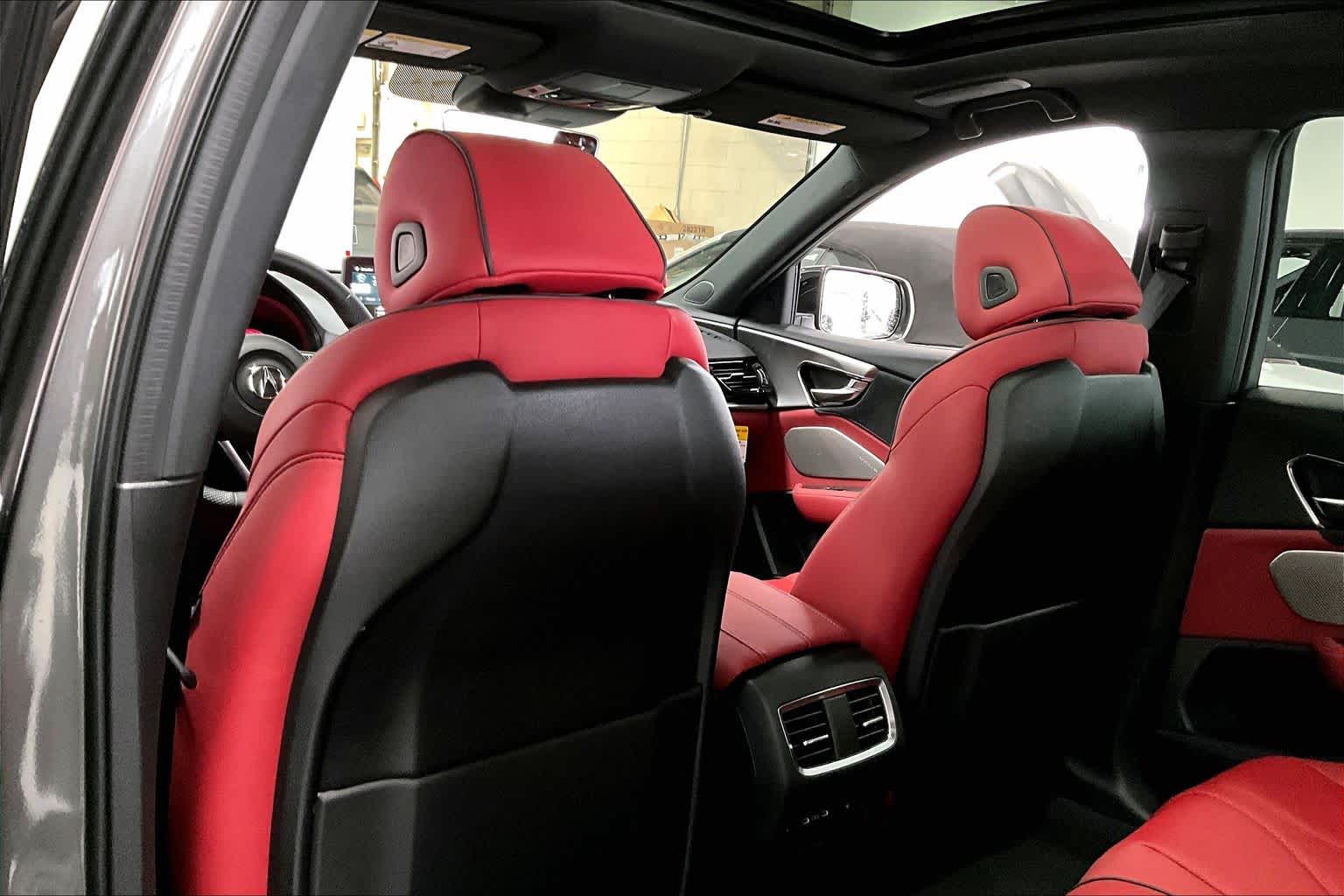 Thumbnail: 2026 Acura RDX - 12