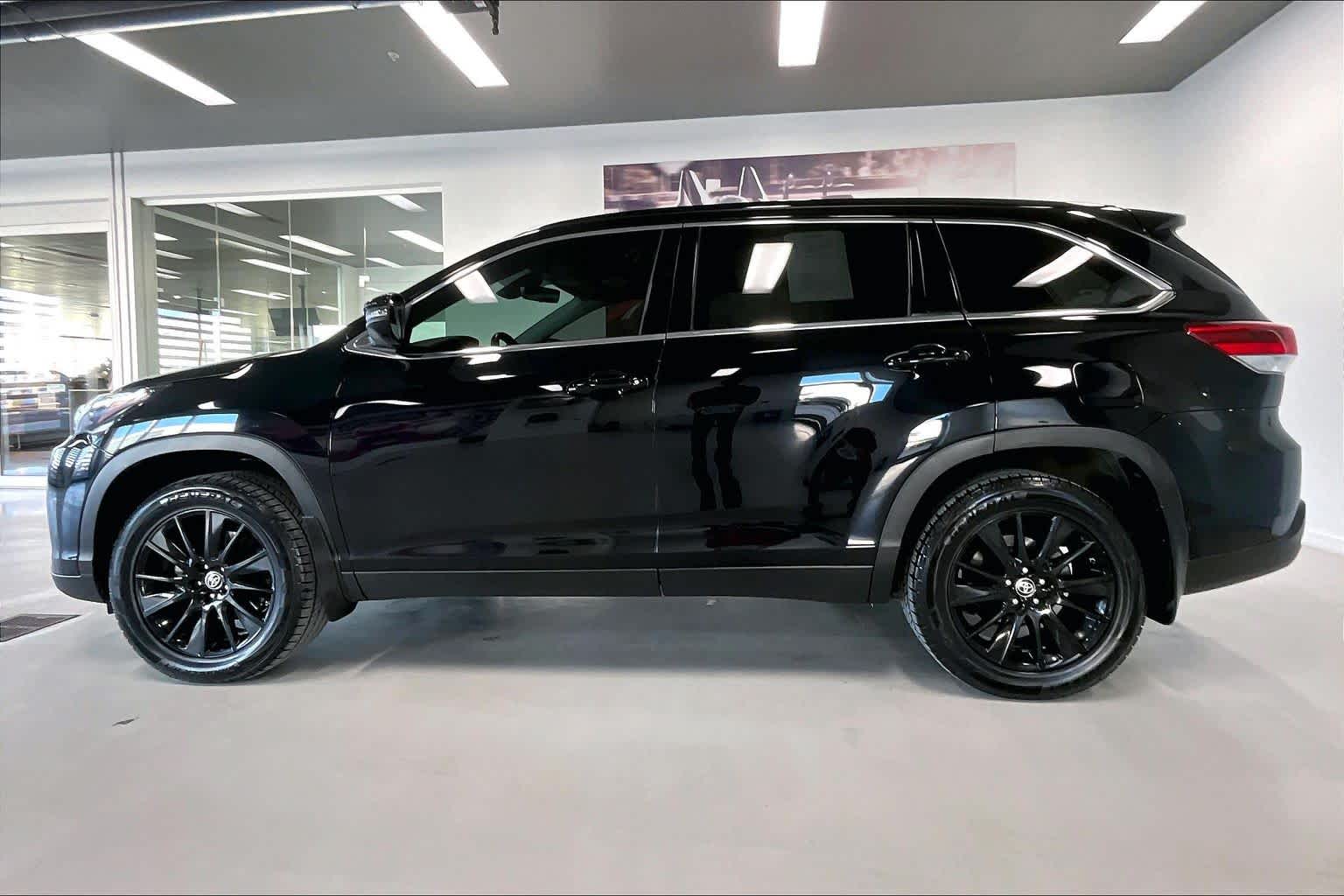 Thumbnail: 2019 Toyota Highlander - 3