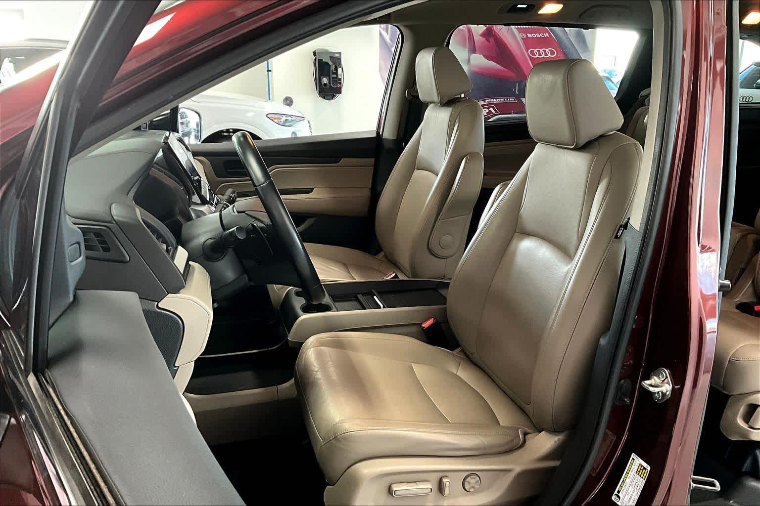 Thumbnail: 2018 Honda Odyssey - 9