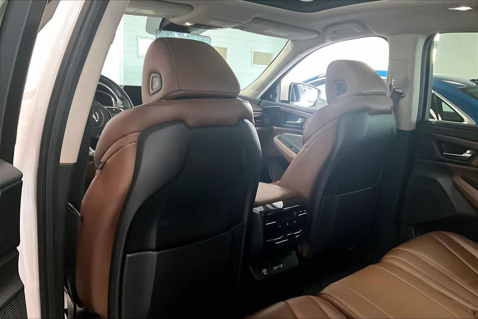 Thumbnail: 2022 Acura MDX - 10