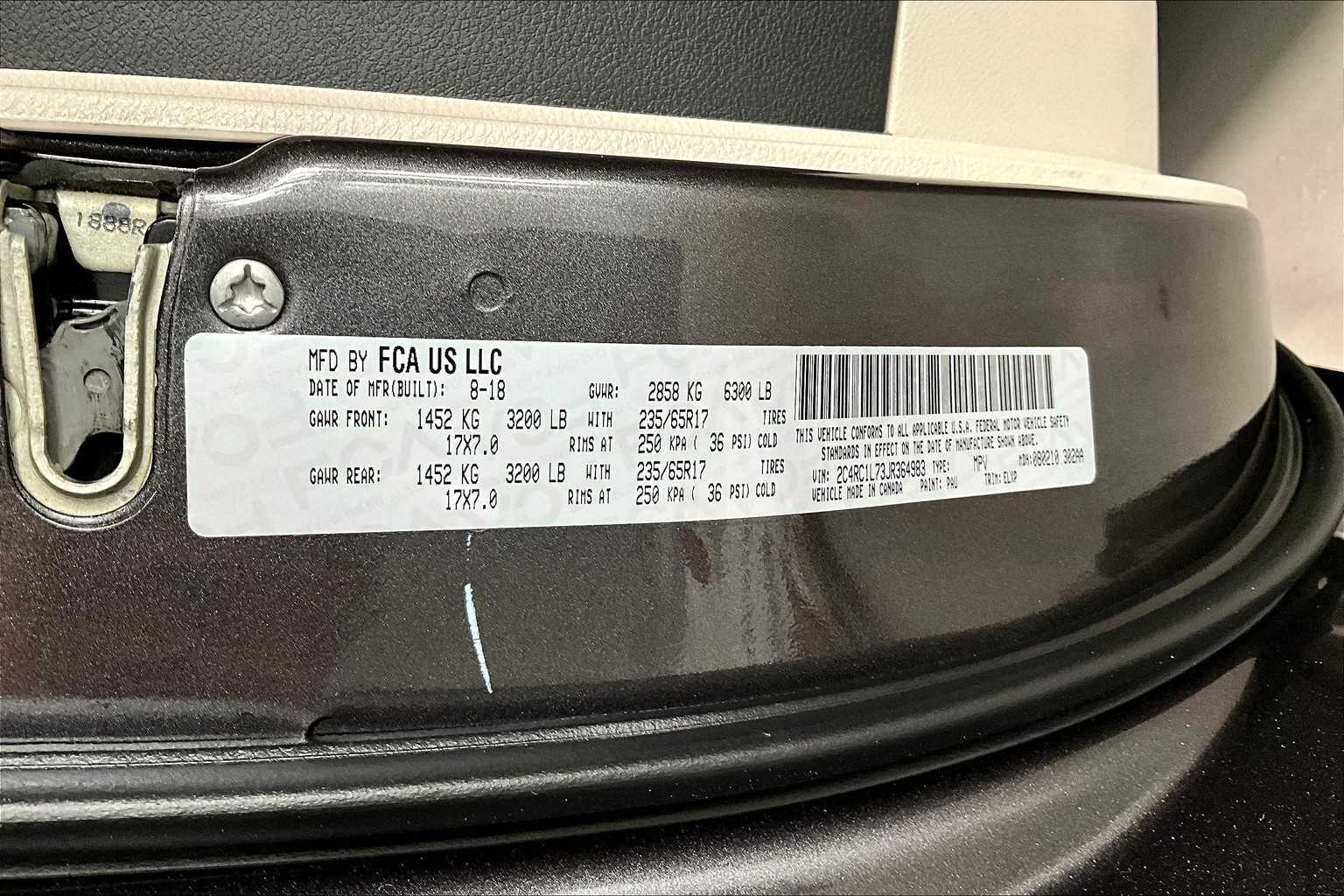 Thumbnail: 2018 Chrysler Pacifica - 19