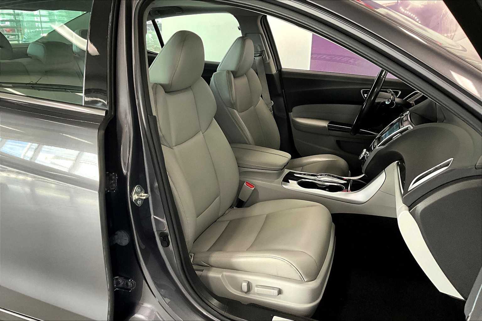 Thumbnail: 2019 Acura TLX - 12