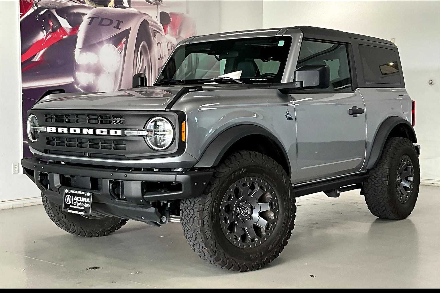 2022 Ford Bronco Base -
                  Johnston, IA