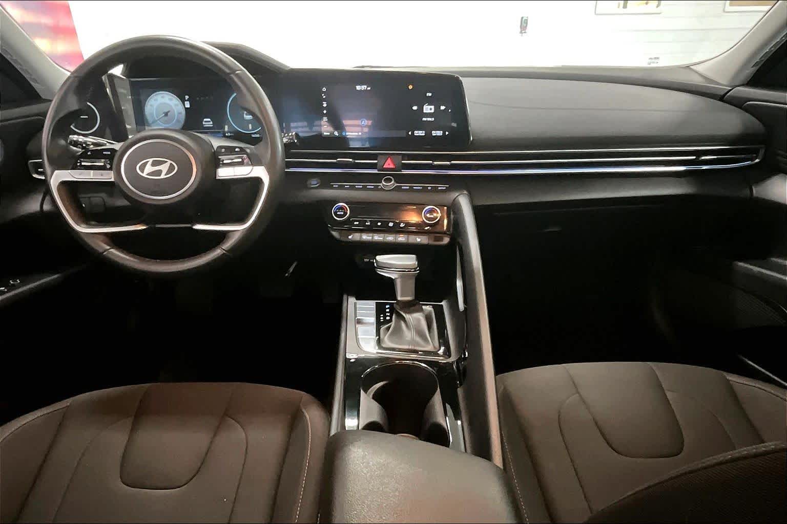 Thumbnail: 2024 Hyundai Elantra - 8