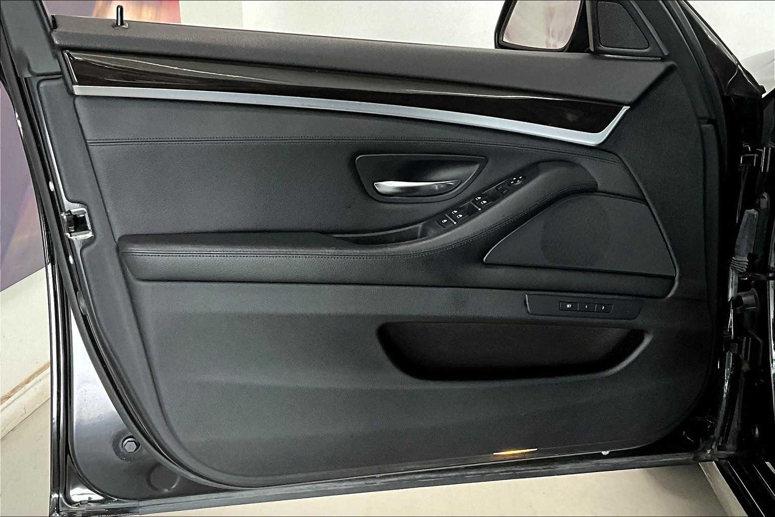 2016 BMW 5 Series 528i xDrive 24