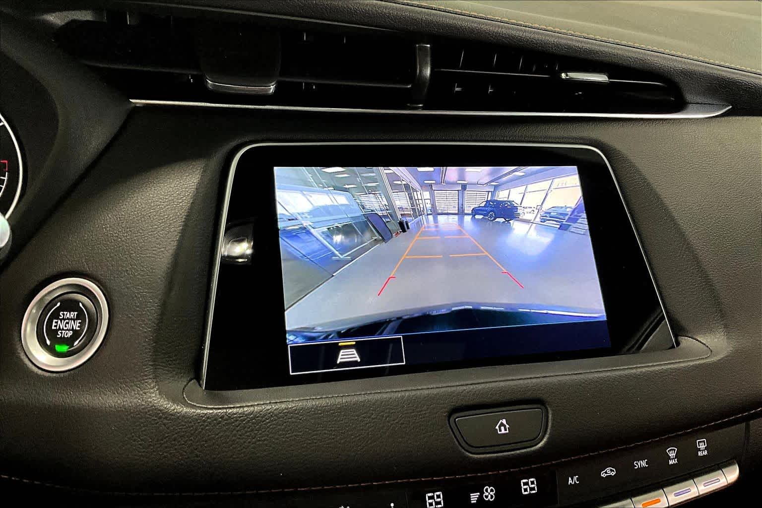 Thumbnail: 2023 Cadillac XT4 - 24