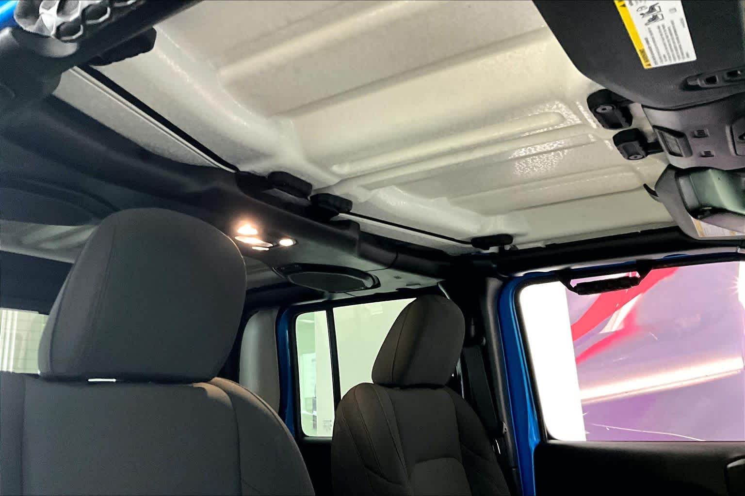 Thumbnail: 2021 Jeep Gladiator - 28