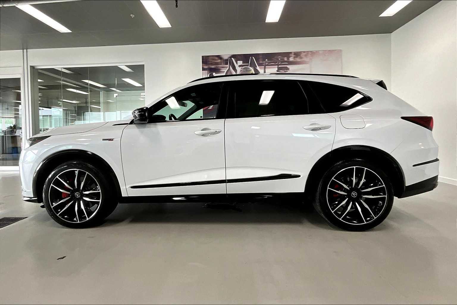 2022 Acura MDX Type S Advance photo 3