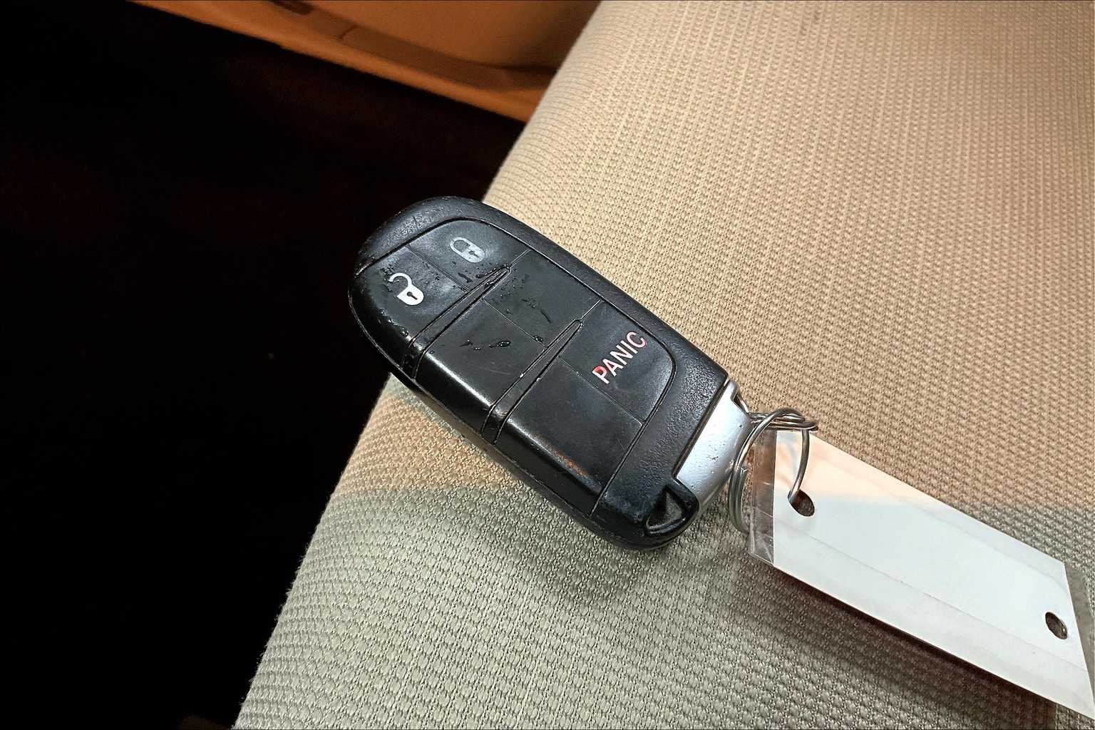 Thumbnail: 2014 Jeep Grand Cherokee - 16