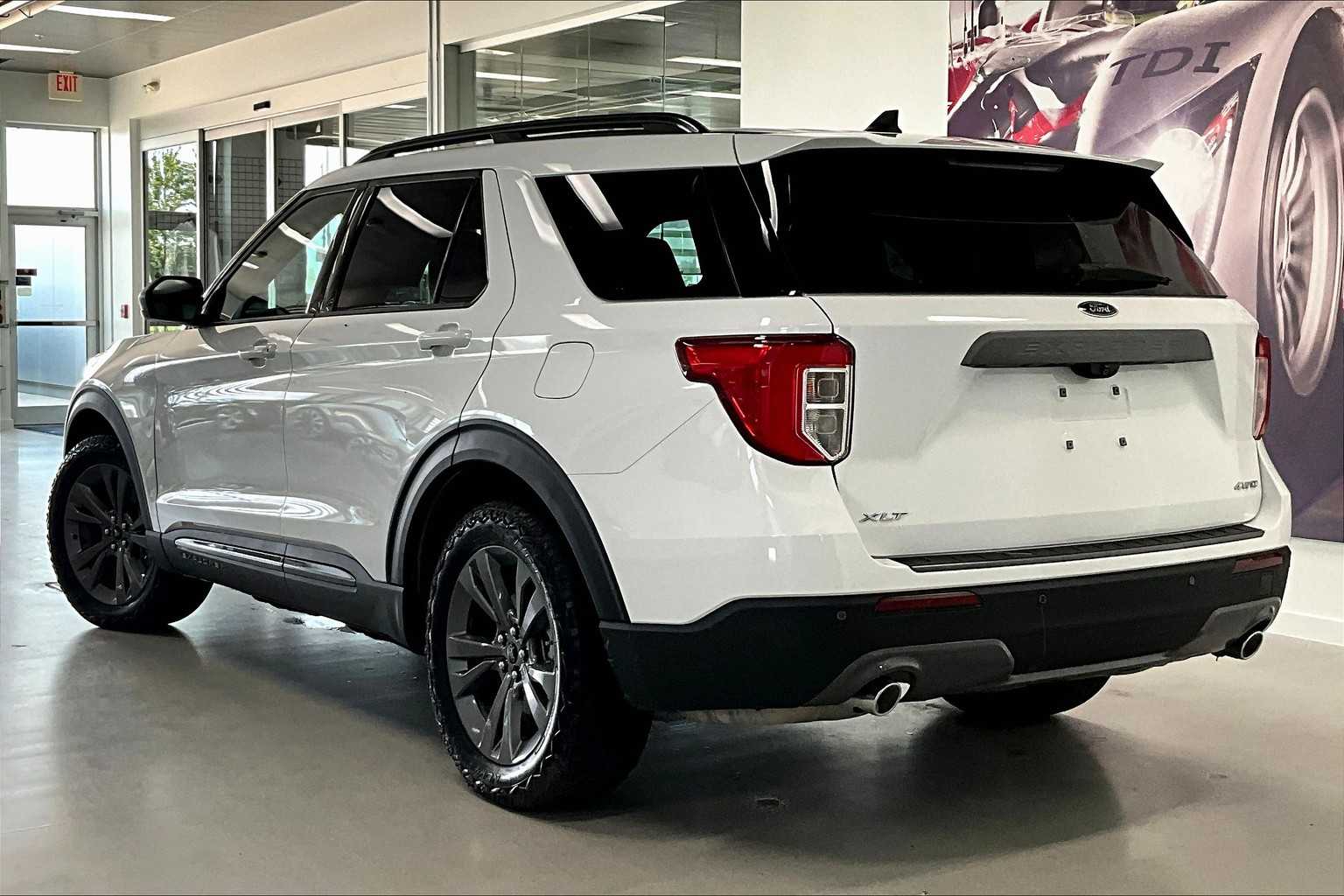 2021 Ford Explorer XLT photo 4