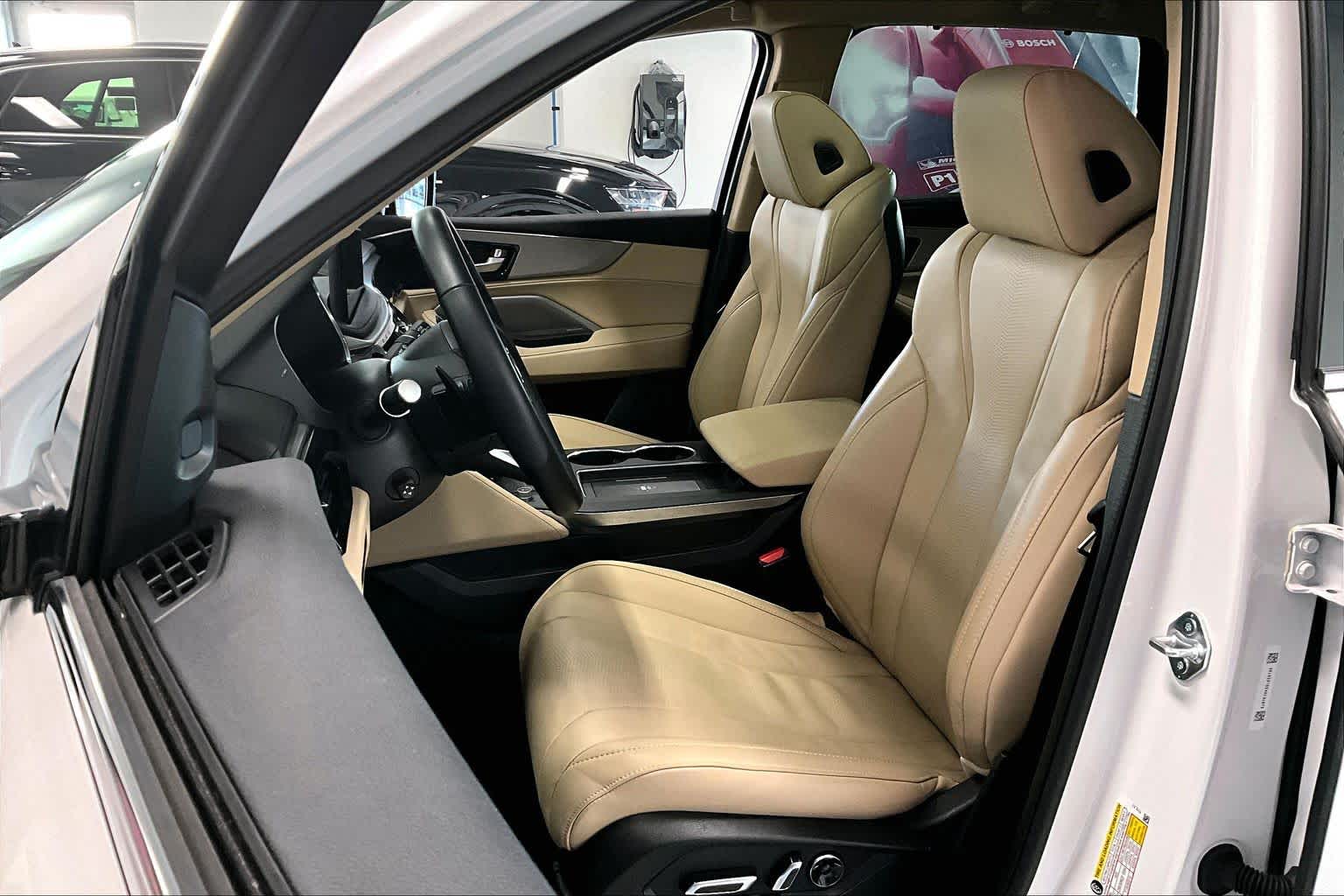 Thumbnail: 2025 Acura MDX - 9