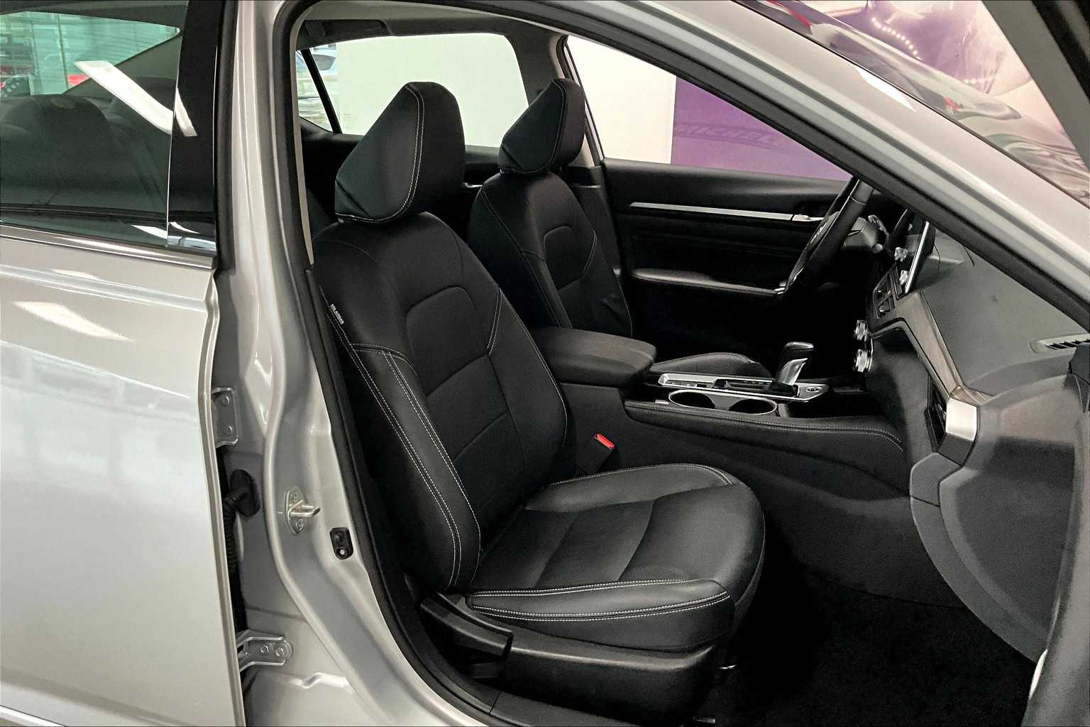 Thumbnail: 2022 Nissan Altima - 12