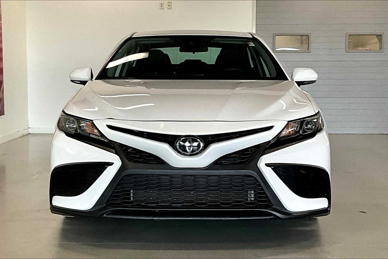 Thumbnail: 2023 Toyota Camry - 6