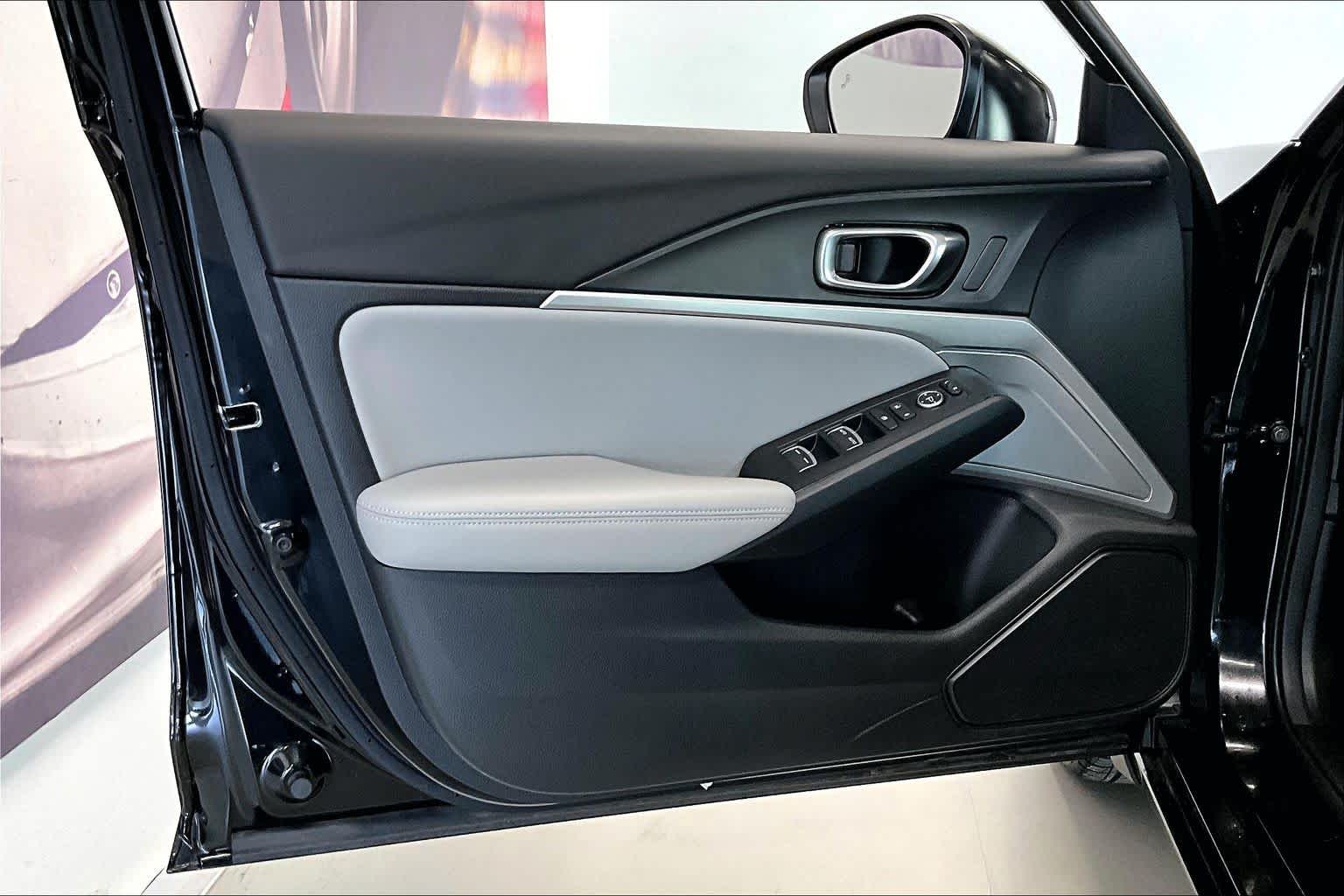 Thumbnail: 2025 Acura Integra - 24