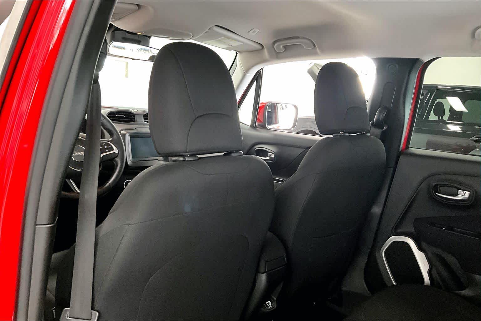 Thumbnail: 2018 Jeep Renegade - 10