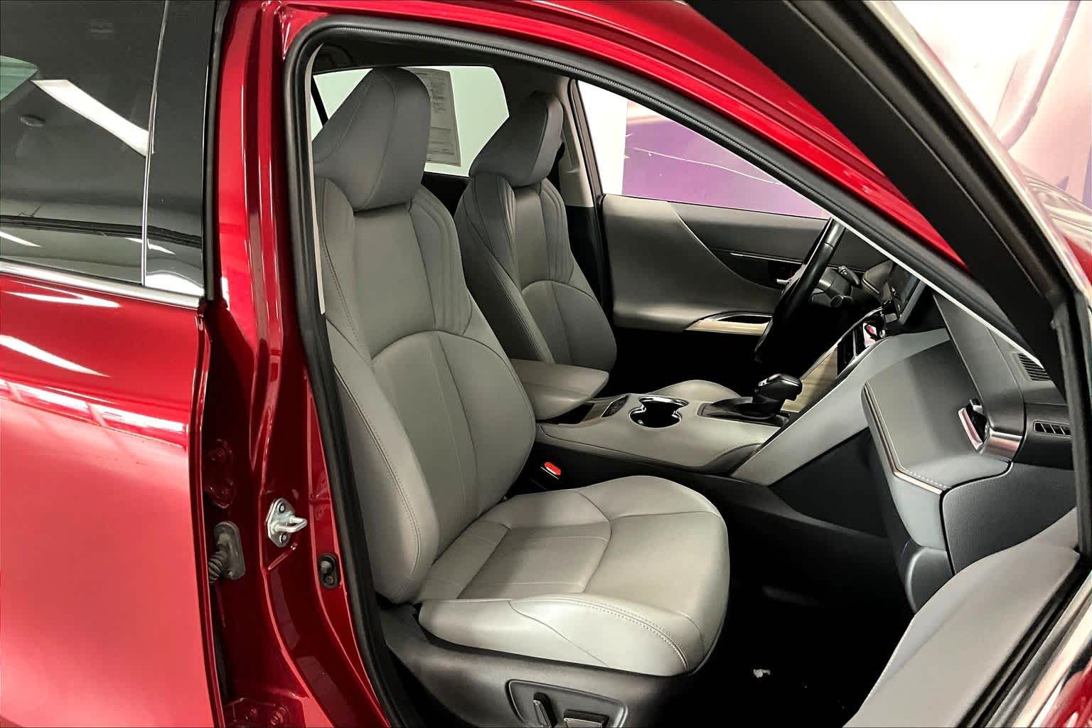 Thumbnail: 2021 Toyota Venza - 12