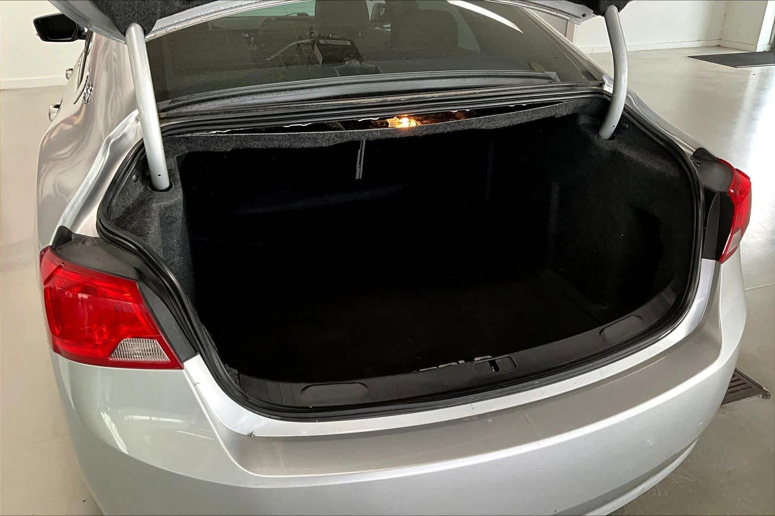 Thumbnail: 2019 Chevrolet Impala - 17