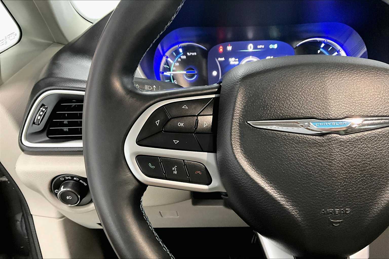 Thumbnail: 2018 Chrysler Pacifica - 22