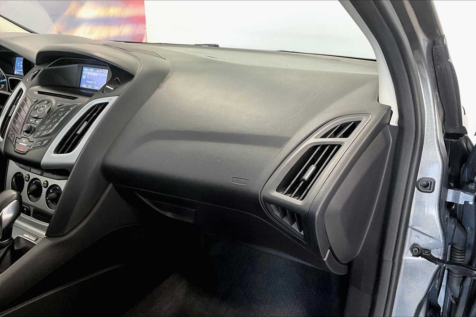 Thumbnail: 2012 Ford Focus - 20