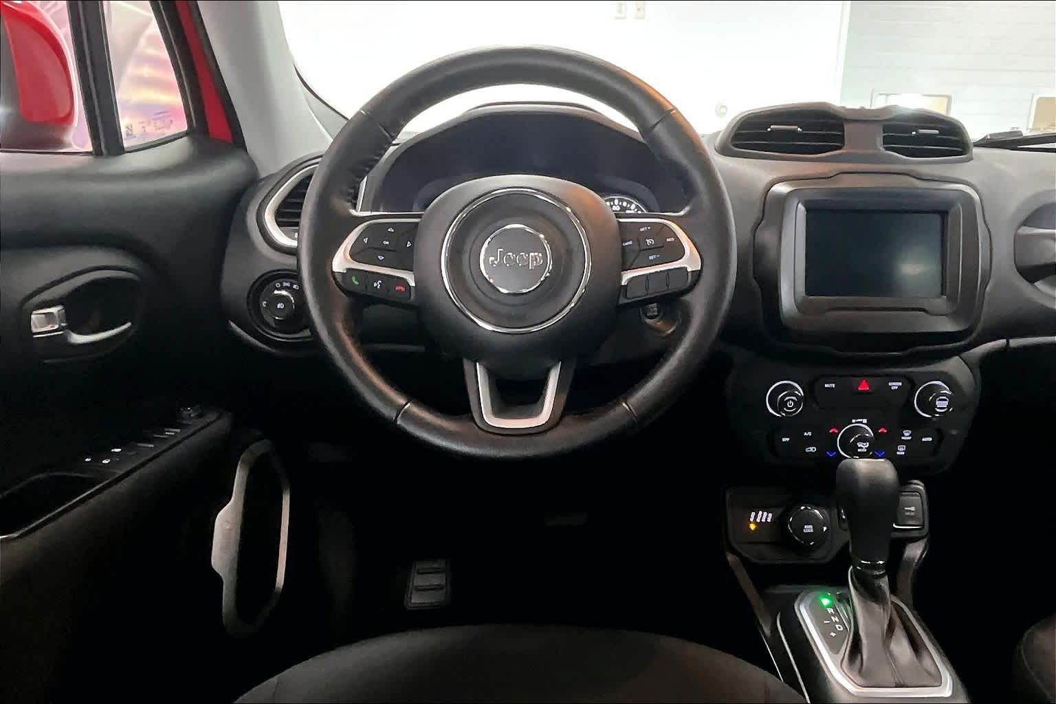 Thumbnail: 2018 Jeep Renegade - 12