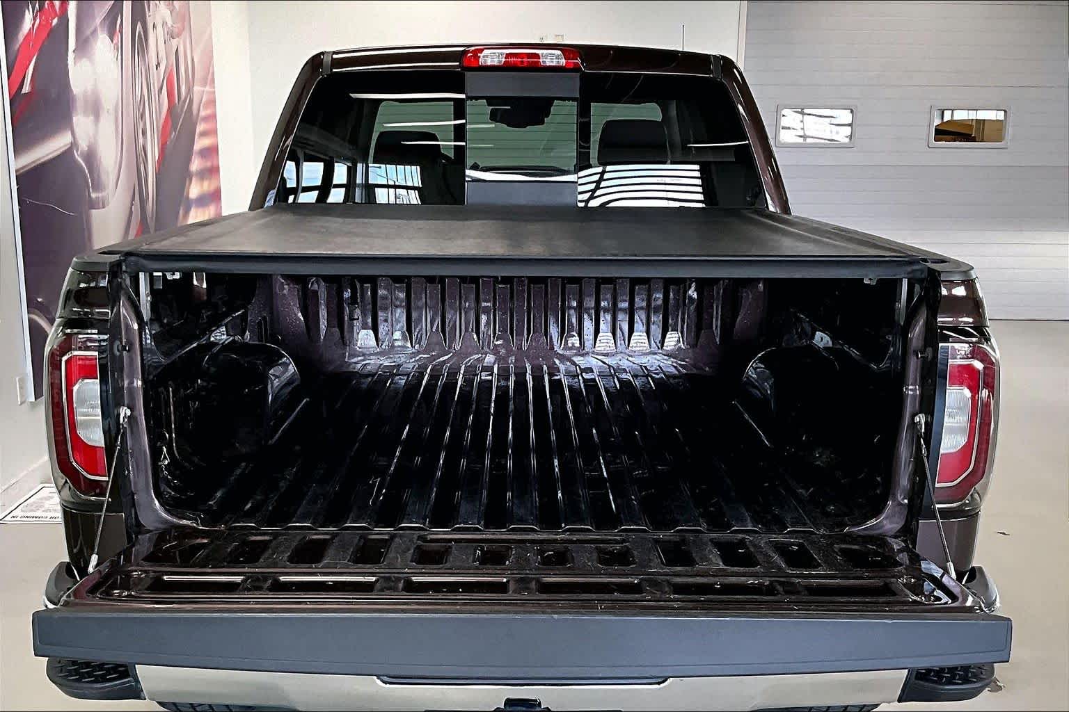 Thumbnail: 2016 GMC Sierra 1500 - 16